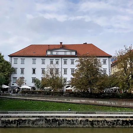 Breg - Old Town River Апартаменты Любляна
